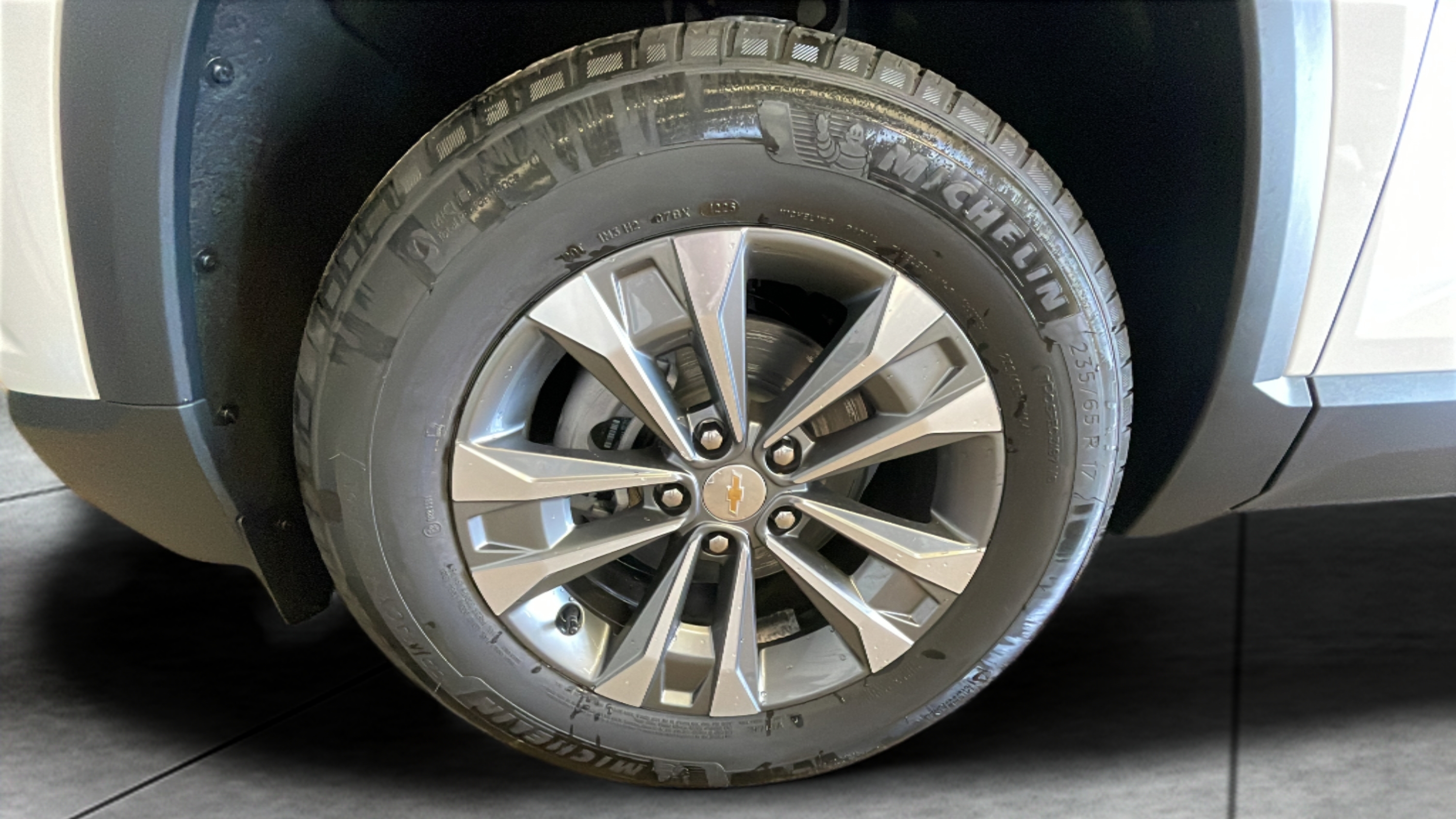 2027 Chevrolet Equinox LT - Photo 19