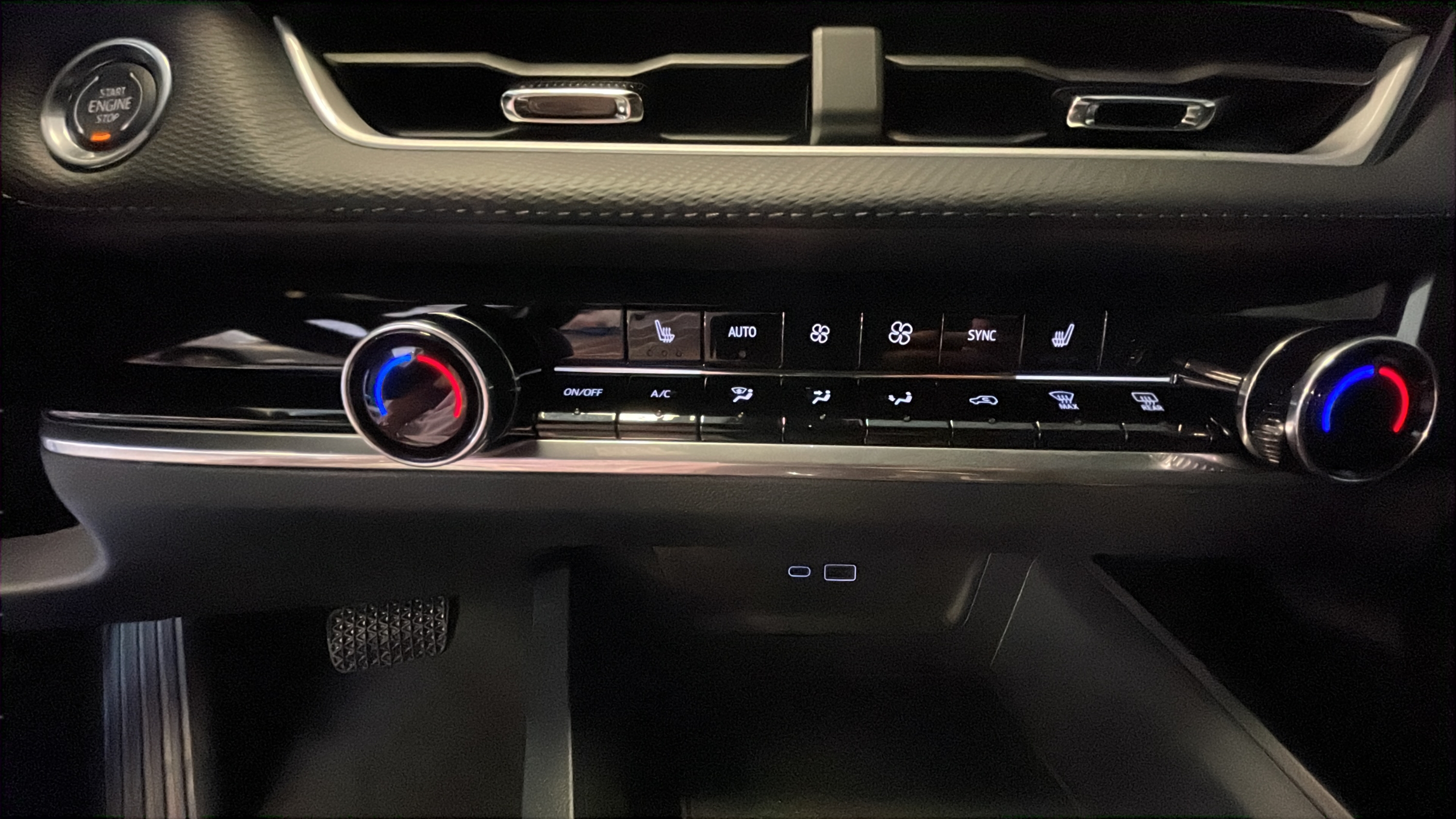 2027 Chevrolet Equinox LT - Photo 14
